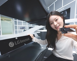 LG이노텍, 계기판 뒤에서 운전자 모니터링하는 디스플레이 카메라 공개